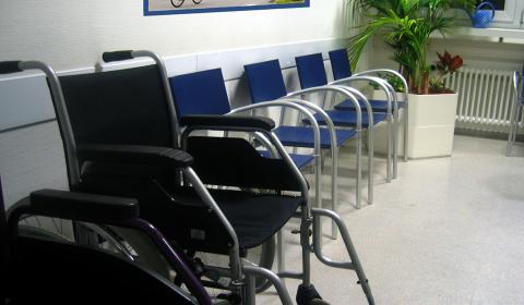 Les établissements recevant du public, ou ERP, doivent rendre leurs locaux accessibles aux personnes handicapées